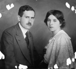 Ida Mauthner mit ihrem Mann Otto um 1918